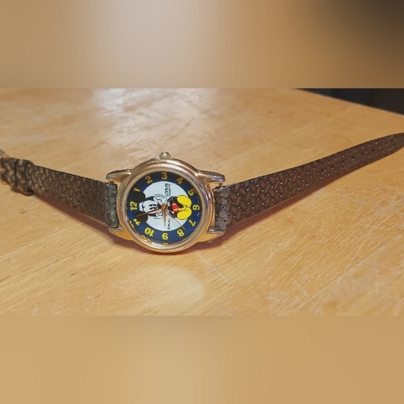 X Disney Gold tone case Blue & White Dial 26 mm Ladies Mickey Mouse 3 hand